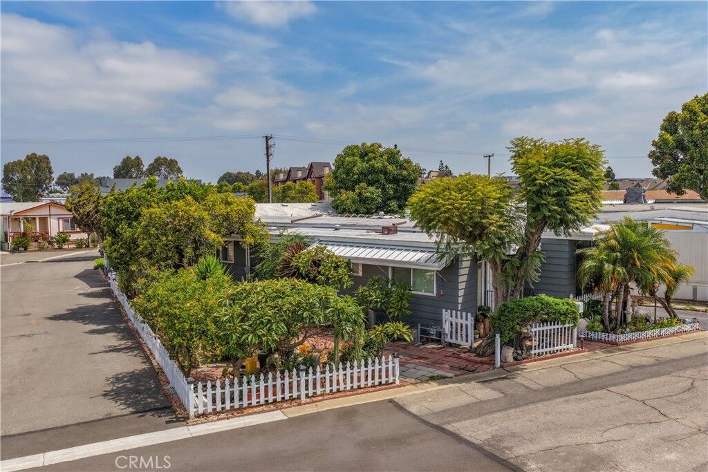 Property Photo:  14352 Beach 73  CA 92683 