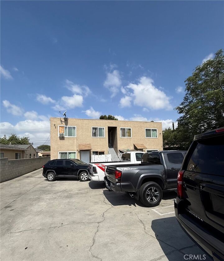 Property Photo:  6924 Gentry  CA 91605 