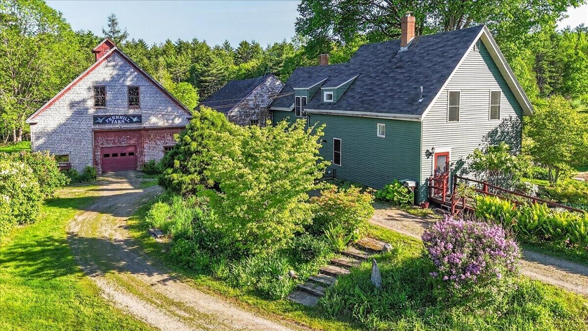 Property Photo: 18 Cobb Road ME 04915