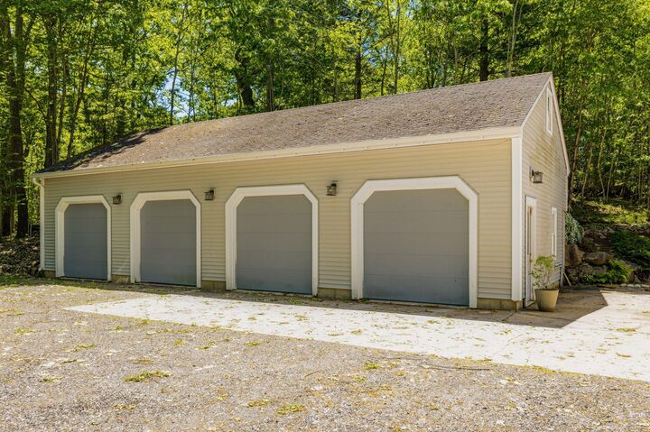Property Photo:  1 Fieldstone Estates Road  ME 03909 