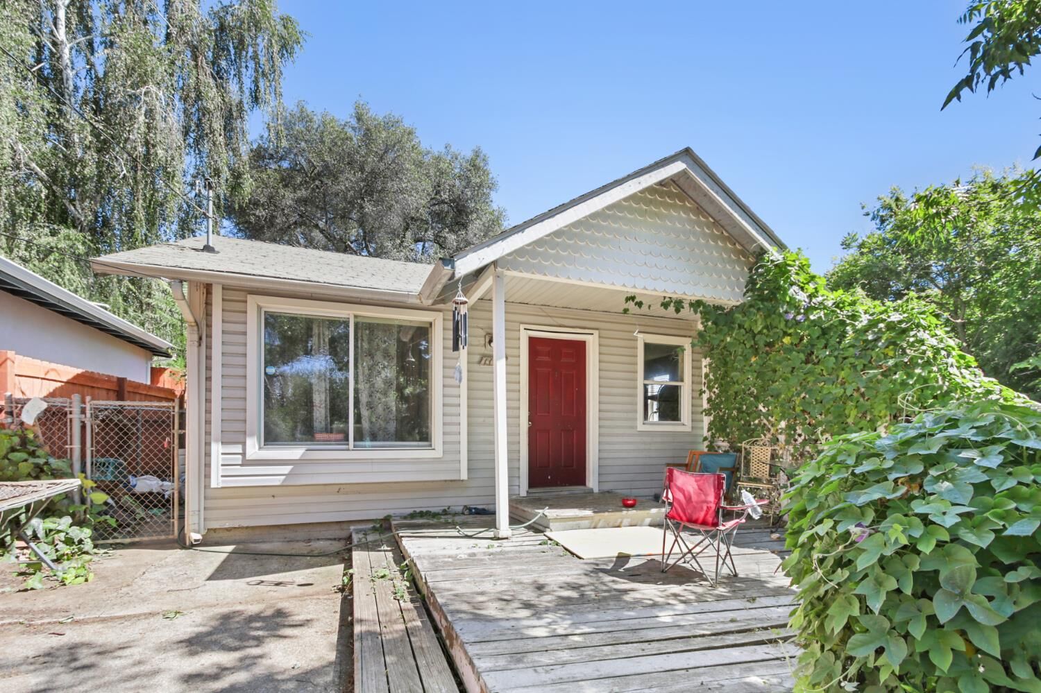Property Photo: 1113 Mormon Street CA 95630