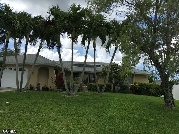 Property Photo: 1202 SE 21st Lane FL 33990