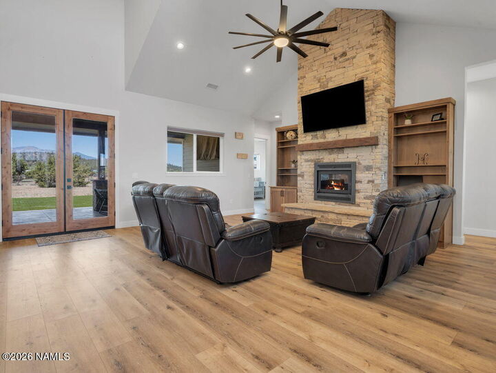 Property Photo:  9821 E Jordan Lane  AZ 86004 