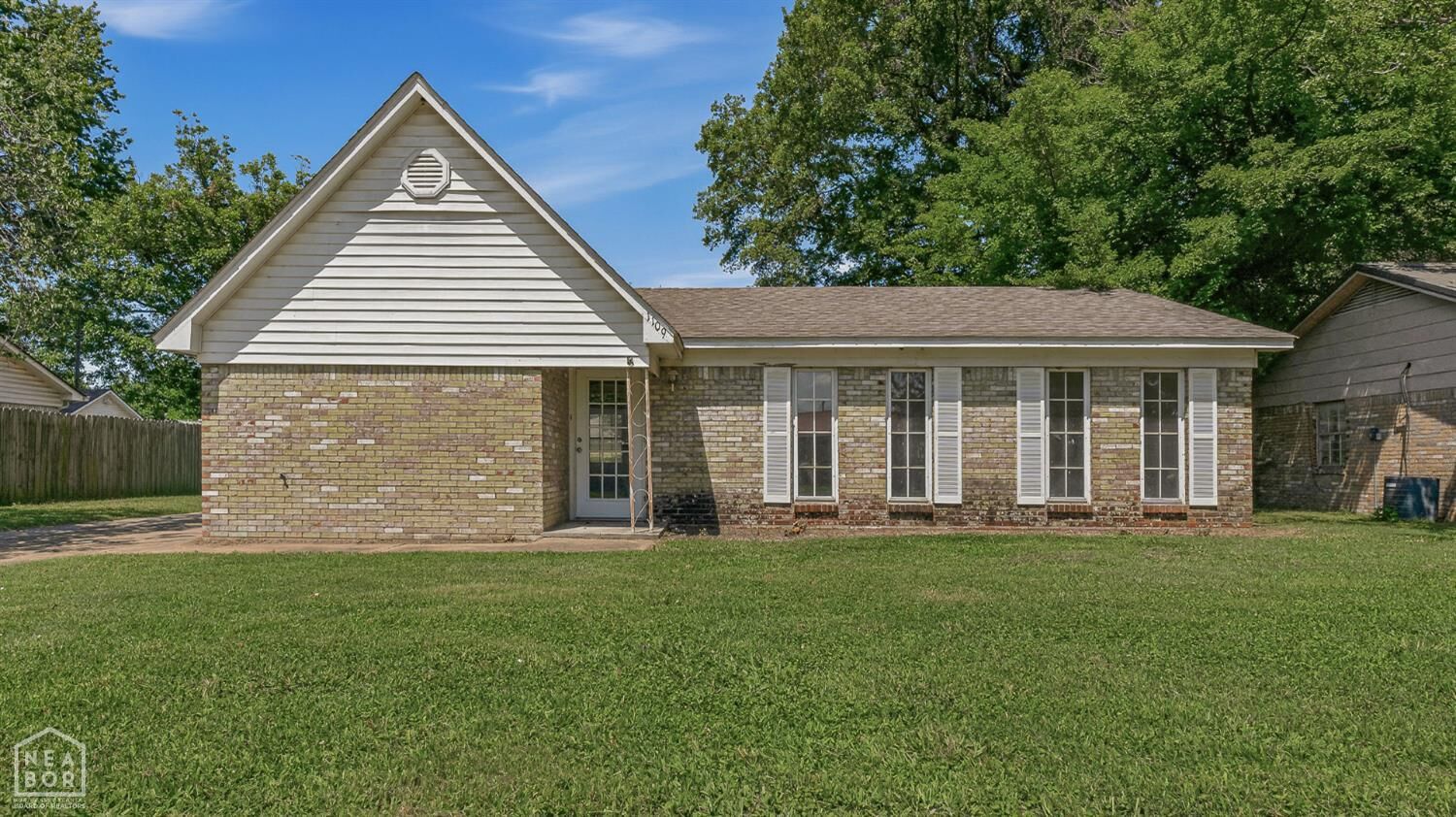 Property Photo: 1109 Leawood Street AR 72315