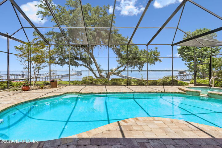 Property Photo: 2371 Bridgette Way FL 32003