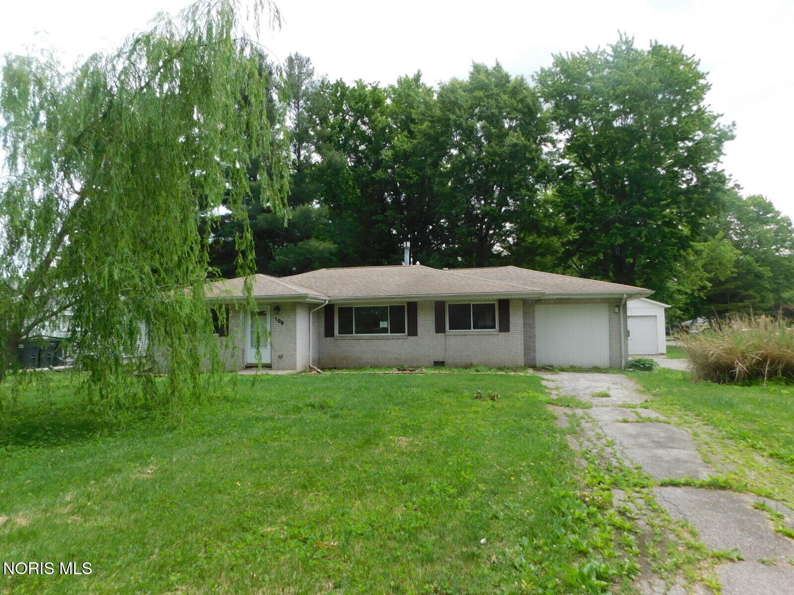 Property Photo:  109 S Munson Road  OH 43558 