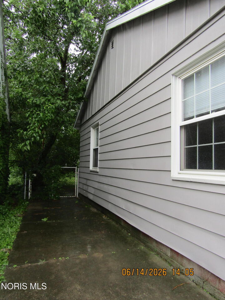 Property Photo:  3168 Douglas Road  OH 43606 