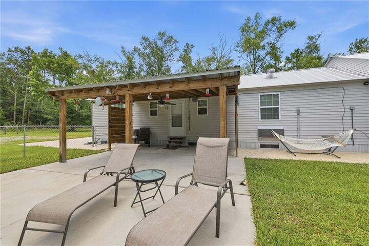 Property Photo: 18647 Weinberger Road LA 70454