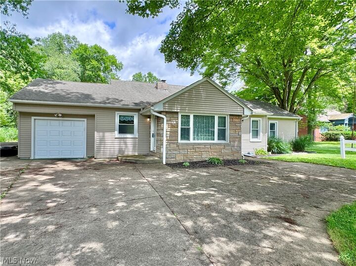 Property Photo: 5026 Lockwood Boulevard OH 44511