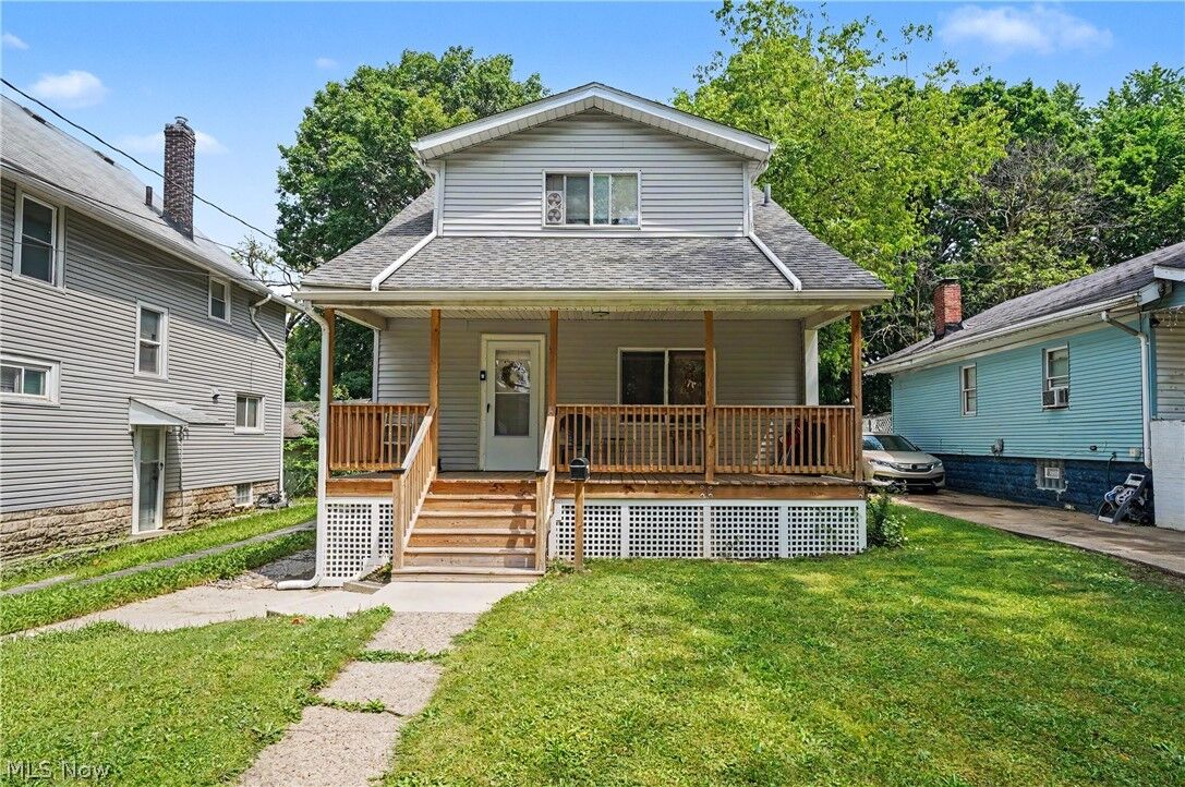 Property Photo: 811 E Crosier Street OH 44306