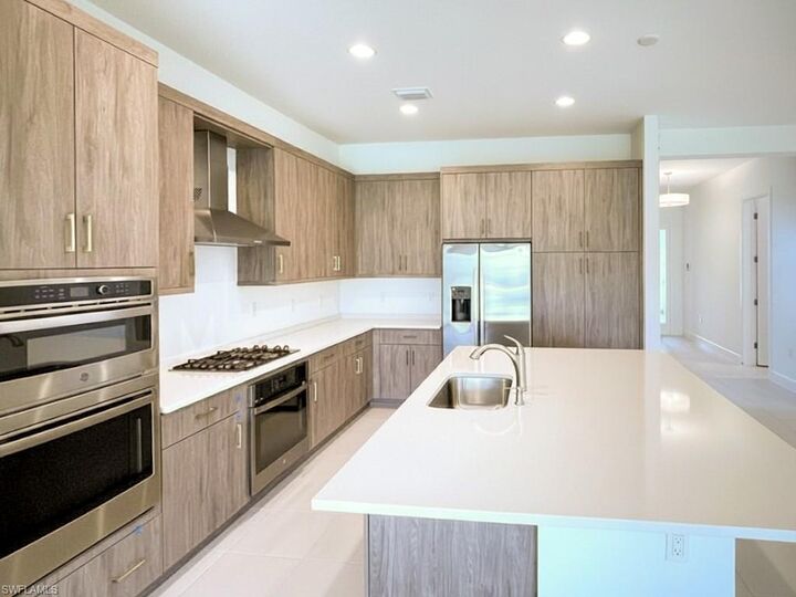 Property Photo:  20914 Thistle Leaf Ln  FL 33928 