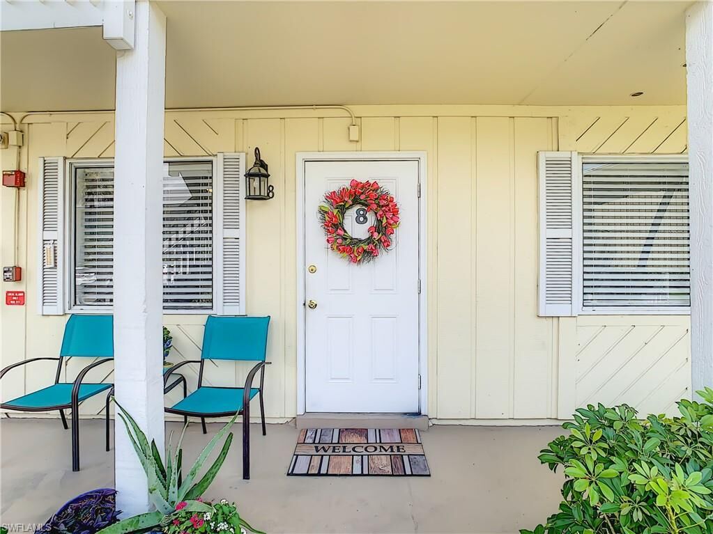 Property Photo: 4625 Bayshore Dr D8 FL 34112