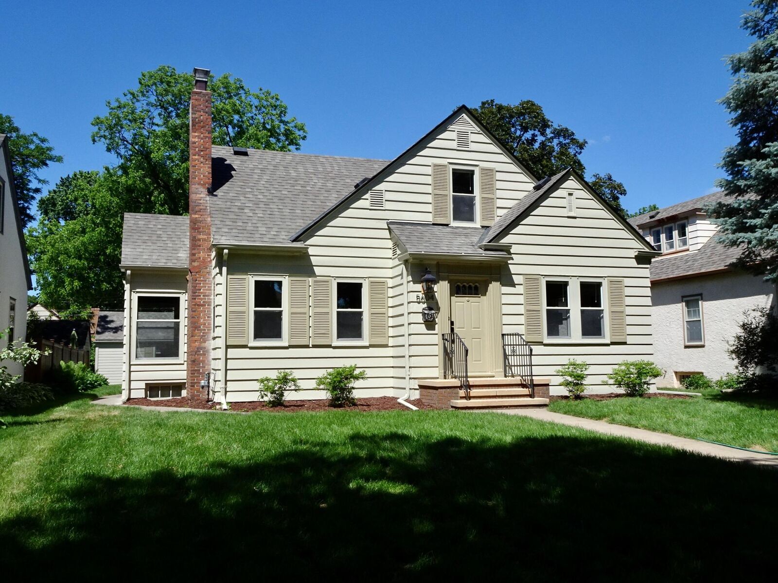 Property Photo: 5604 Bloomington Avenue MN 55417