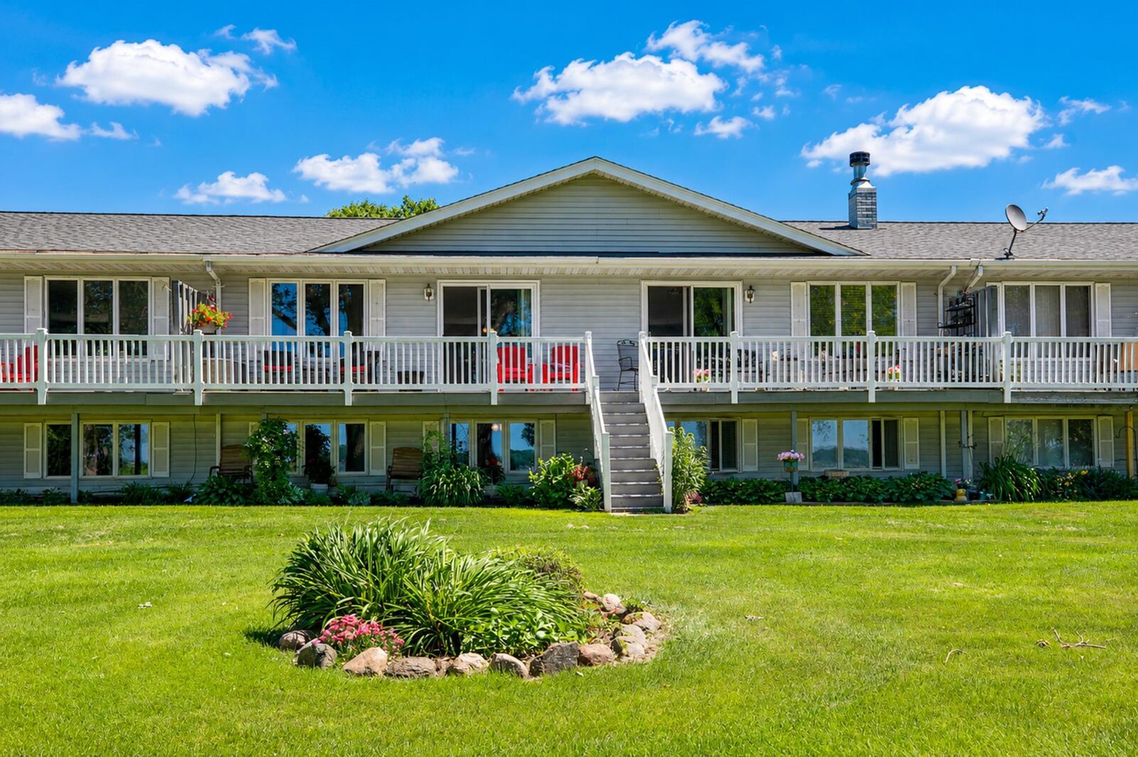 Property Photo: 14747 Snake Trail MN 56093