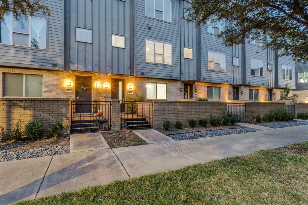 Property Photo: 3004 Zenia Drive TX 75204