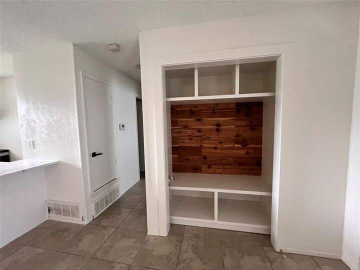 Property Photo: 721 Lisa Lane TX 75104
