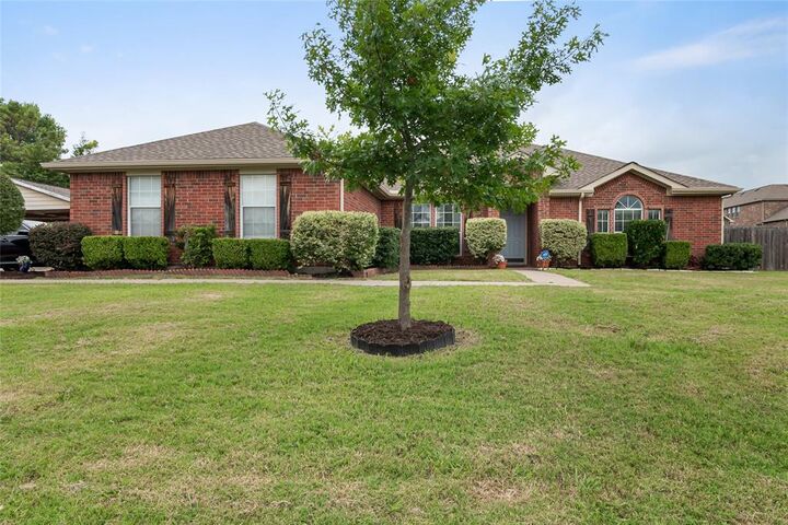 Property Photo: 105 Margaret Street TX 75189