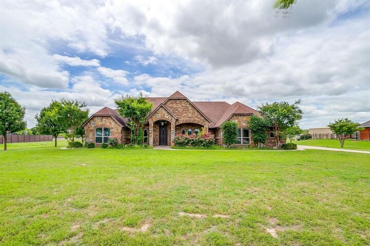 Property Photo: 157 Pack Saddle Trail TX 76088