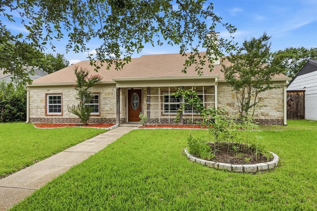 Property Photo: 2909 Riviera Drive TX 75040