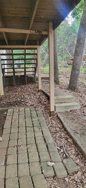 Property Photo:  819 Oak Landing Circle  TX 75143 
