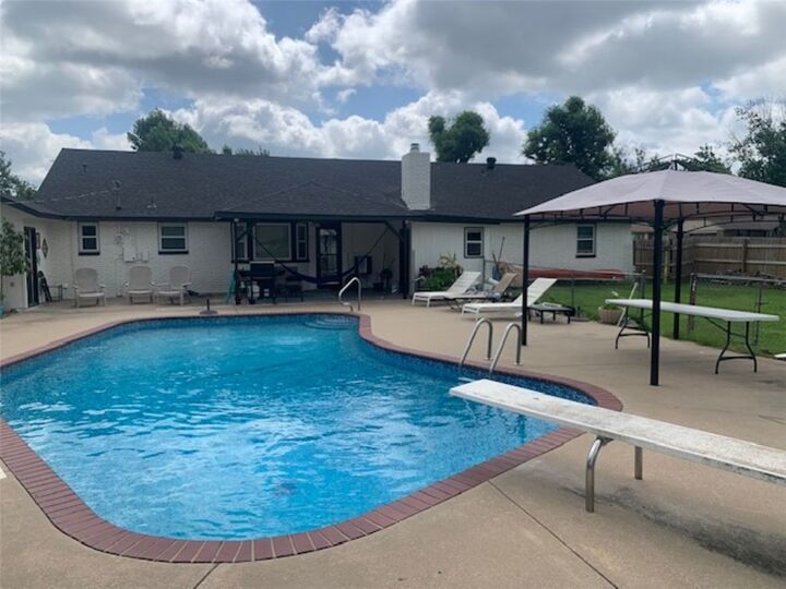 Property Photo:  1006 S 21st Street  AR 72758 