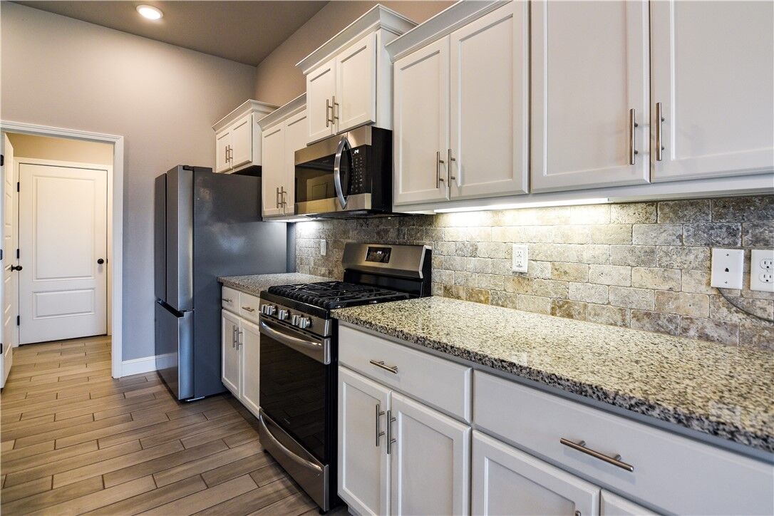 Property Photo:  531 Melrose Place  AR 72712 