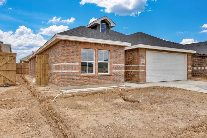 Property Photo: 8631 Pamplona Pl TX 79765