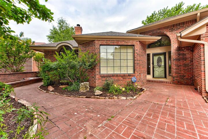 Property Photo: 1116 Fountain Gate Court OK 73072