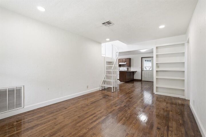 Property Photo: 751 Iowa Street OK 73069