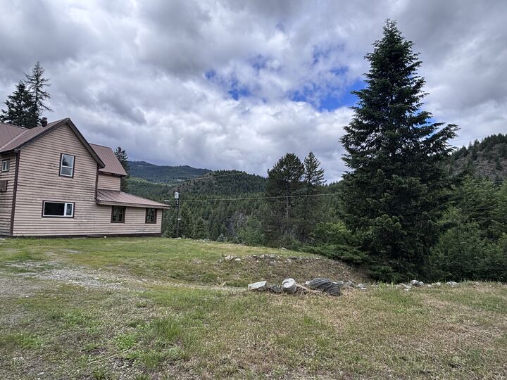 Property Photo: 456 Long Lake Avenue BC V0H 1J0