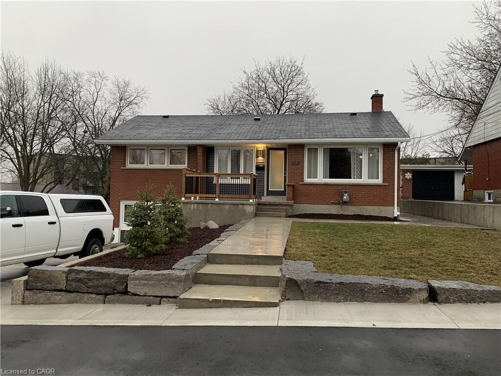 Property Photo:  19 Hamel Avenue  ON N2K 1M6 