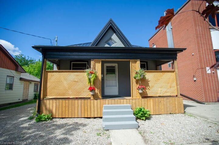 Property Photo:  150 Pearl Street  ON N3T 3P4 