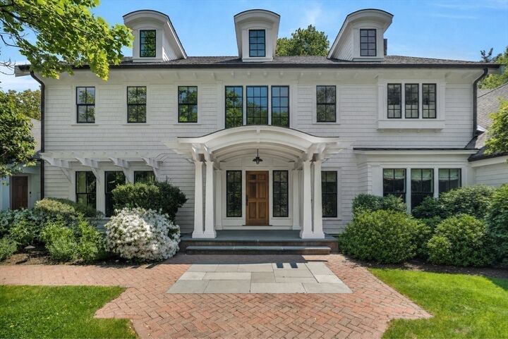 Property Photo:  10 Chandler Circle  MA 02493 