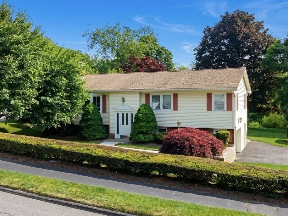 Property Photo:  8 Deerfield Rd  MA 01545 