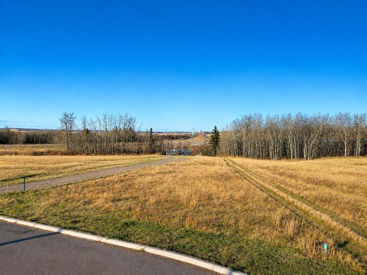 Property Photo: 5130 40 Avenue Lot 9 AB T4G 1Z1