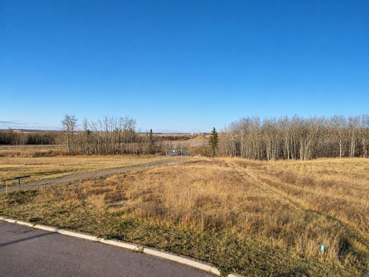 Property Photo:  5135 40 Avenue Lot 12  AB T4G 1Z1 