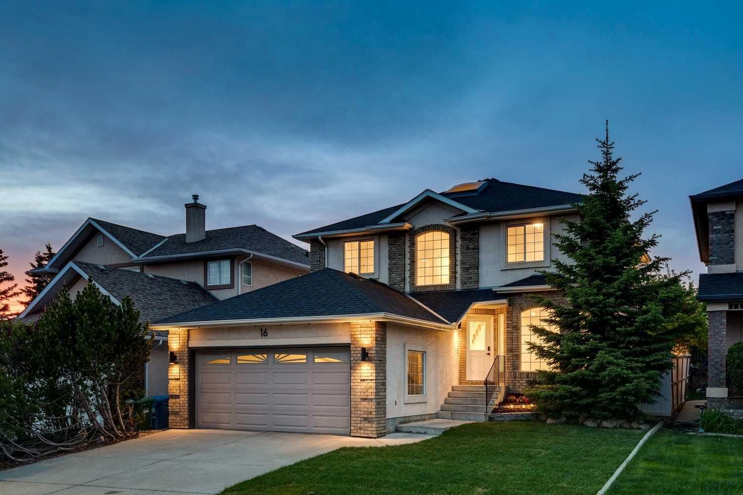 Property Photo: 16 Simcrest Point SW AB T3H 4K1