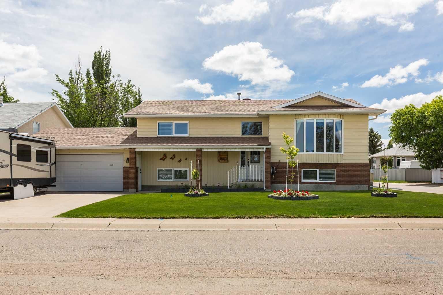 Property Photo: 2123 16 Avenue AB T1M 1J9