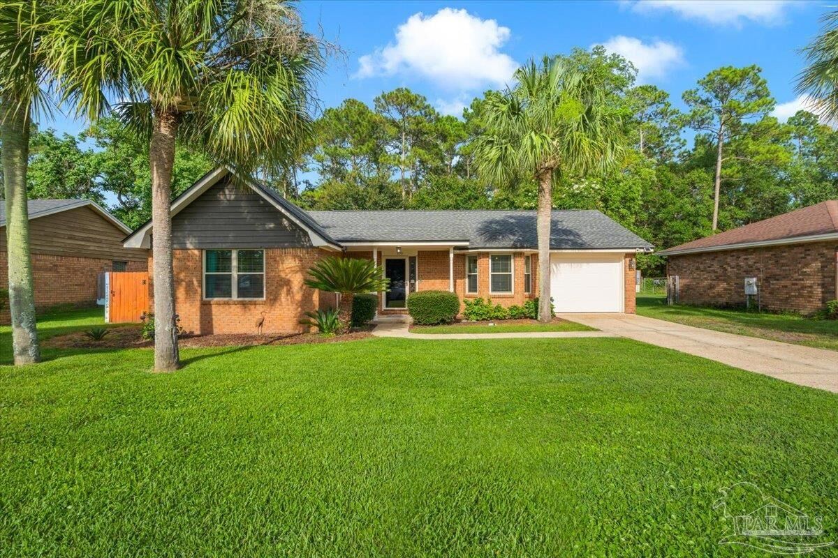 Property Photo: 390 El Matador Trl FL 32506