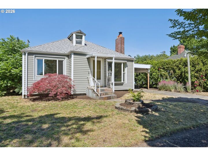 Property Photo: 1385 NE Pearl St OR 97301