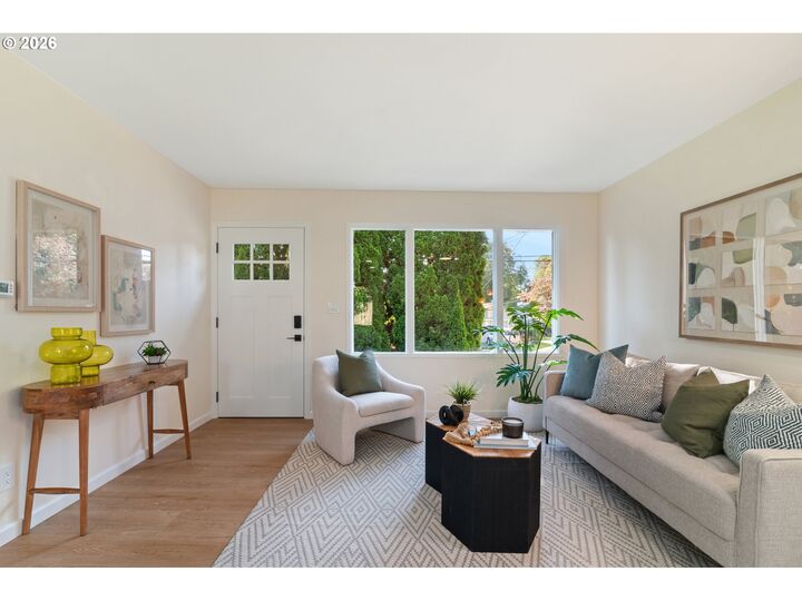 Property Photo: 9007 N Curtis Ave OR 97217