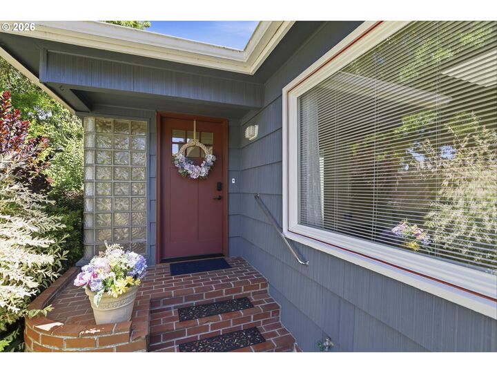 Property Photo:  2219 Washington Way  WA 98632 