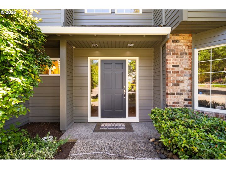 Property Photo: 5710 Southwood Dr OR 97035