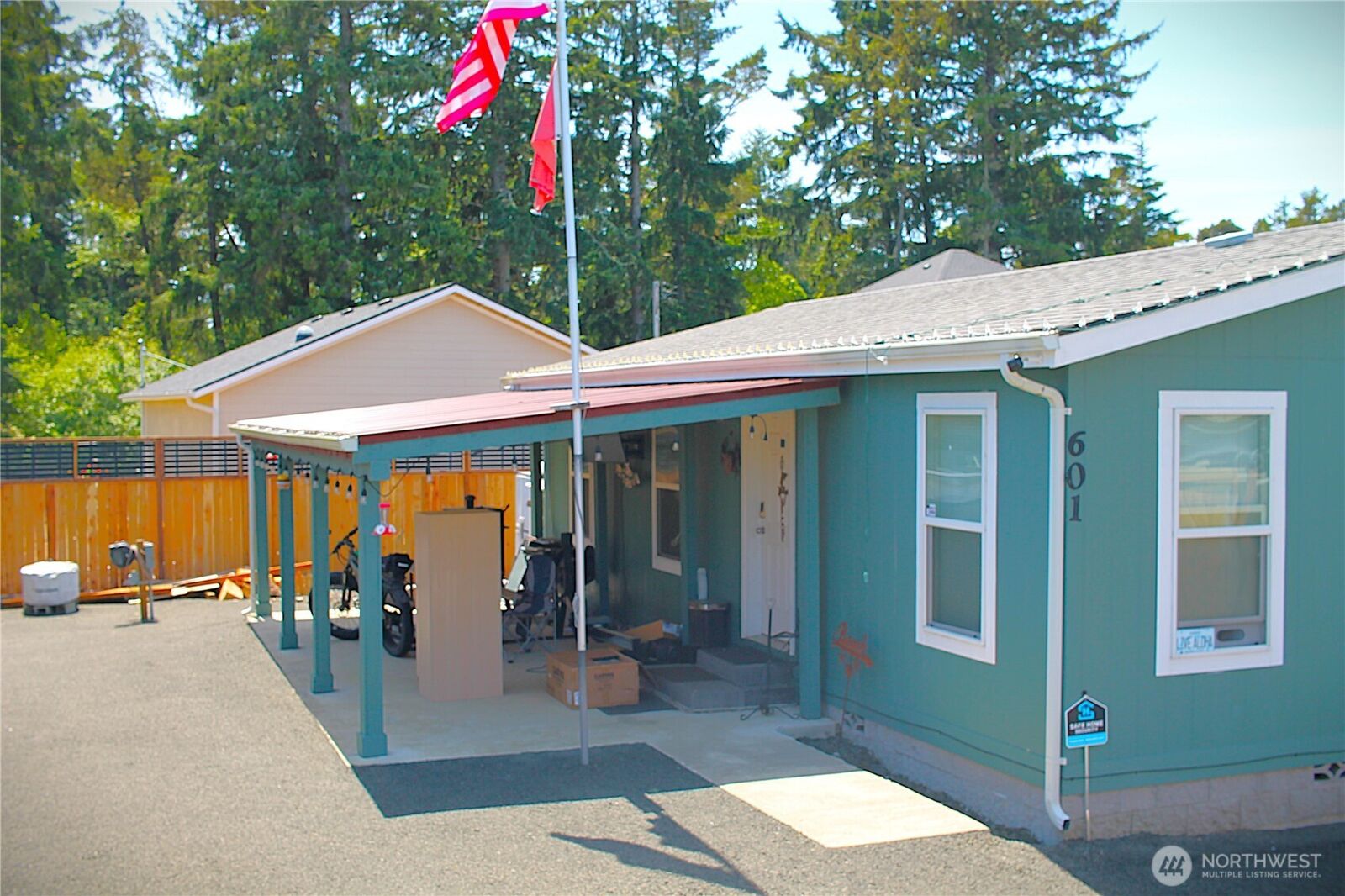 Property Photo:  601  Veterans Avenue  WA 98595 