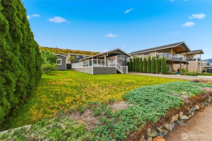 Property Photo:  400 W Emerson Drive  WA 98843 