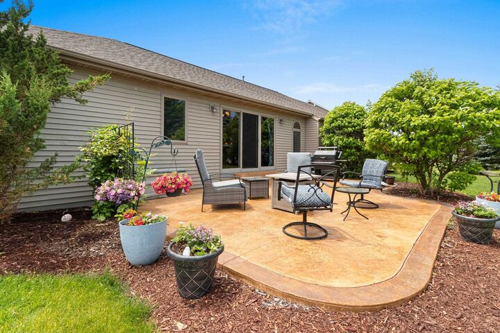 Property Photo:  1301 Kampo Drive  WI 54956-4369 