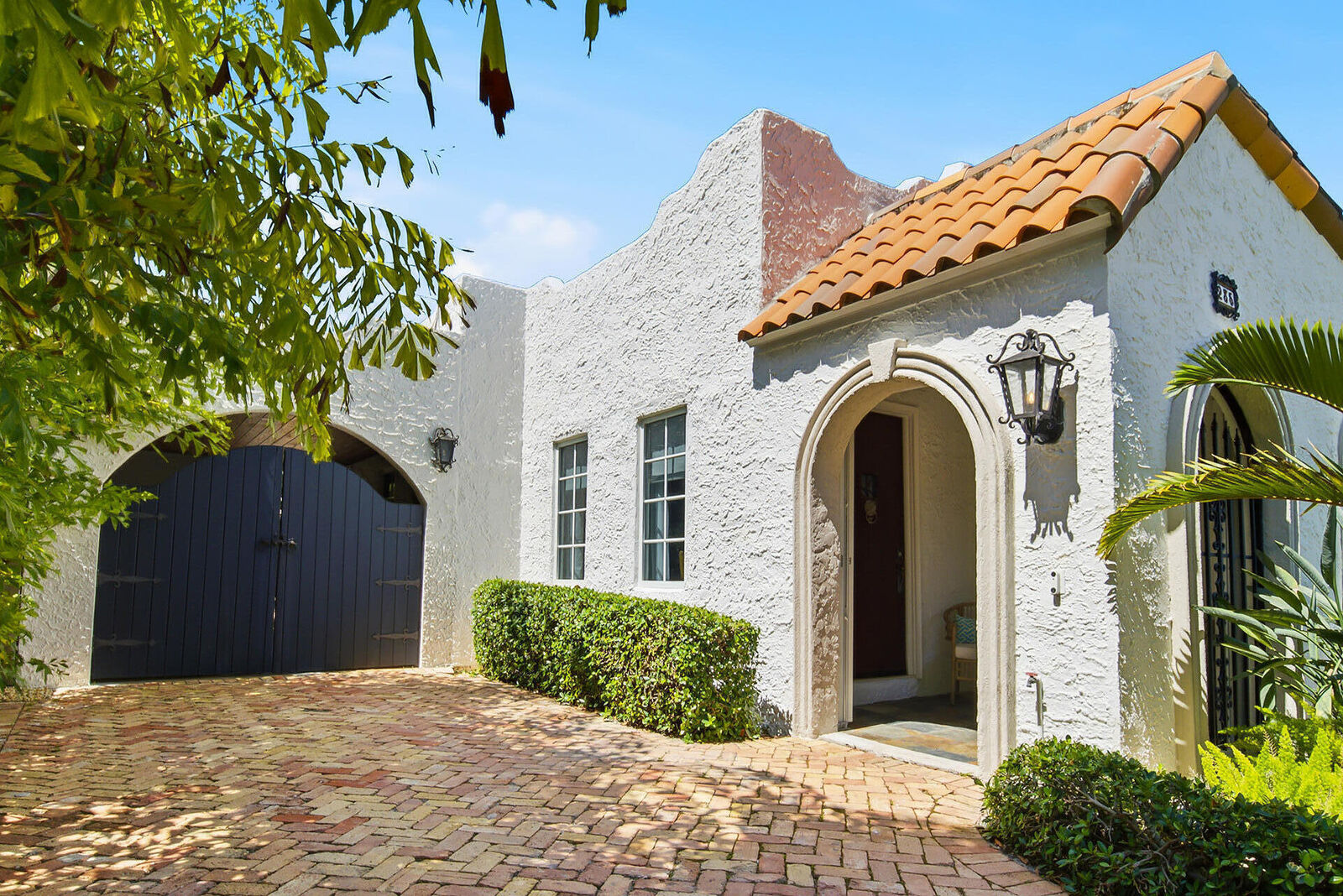 Property Photo: 235 Nottingham Boulevard FL 33405