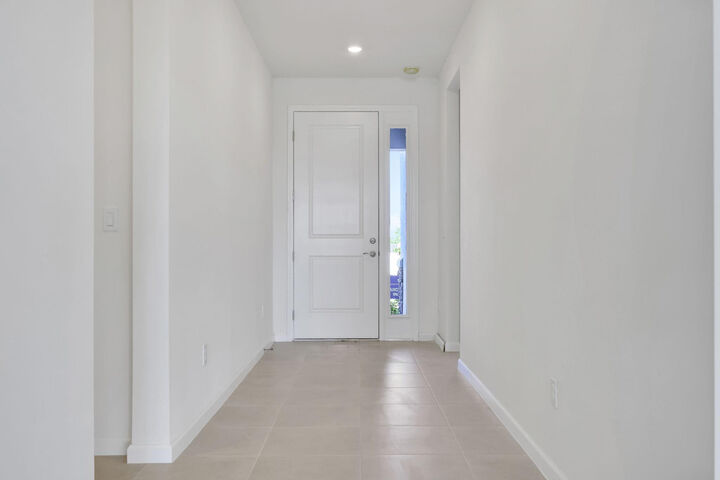 Property Photo:  10724 NW Suncrest Lp  FL 34987 