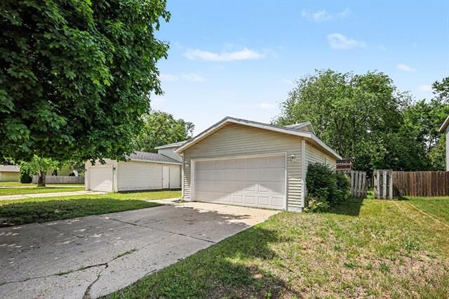 Property Photo: 423 Pine Place Street SE MI 49548
