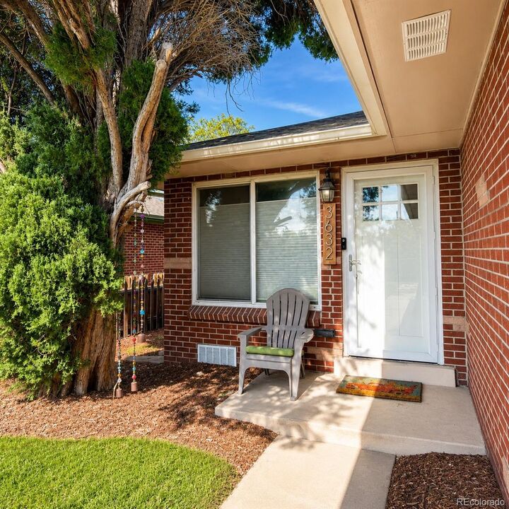 Property Photo: 3632 Grape Street CO 80207